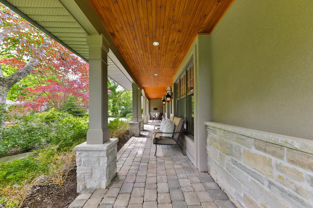 1293 Greenoaks Dr