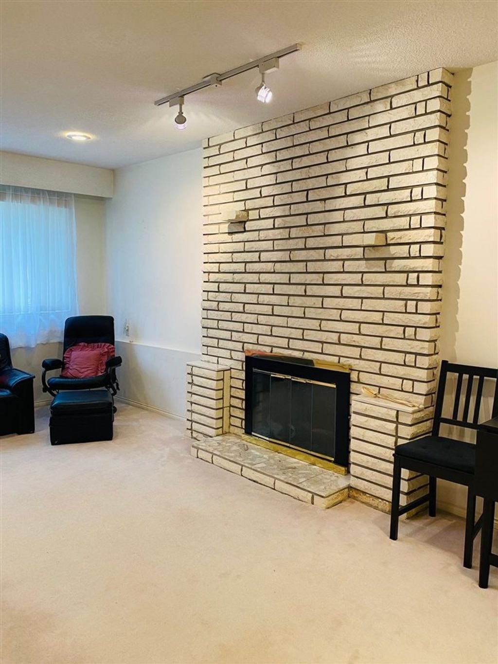 51 W 61st Ave