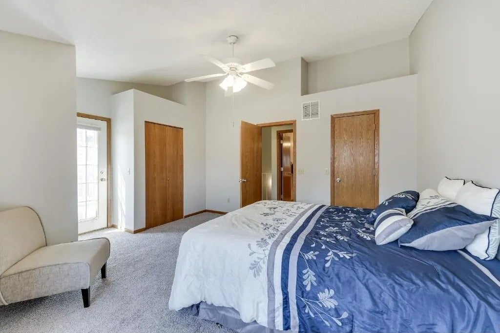 2040 Shenandoah Ct #C