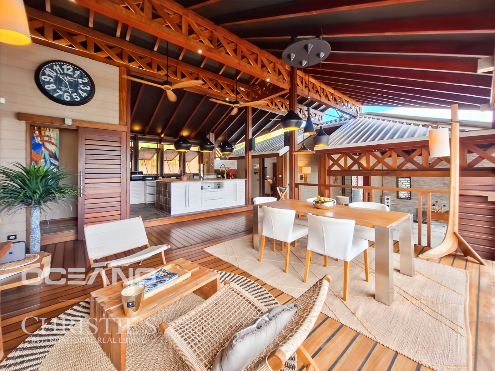 Magnificent sea-view villa + 3 bungalows