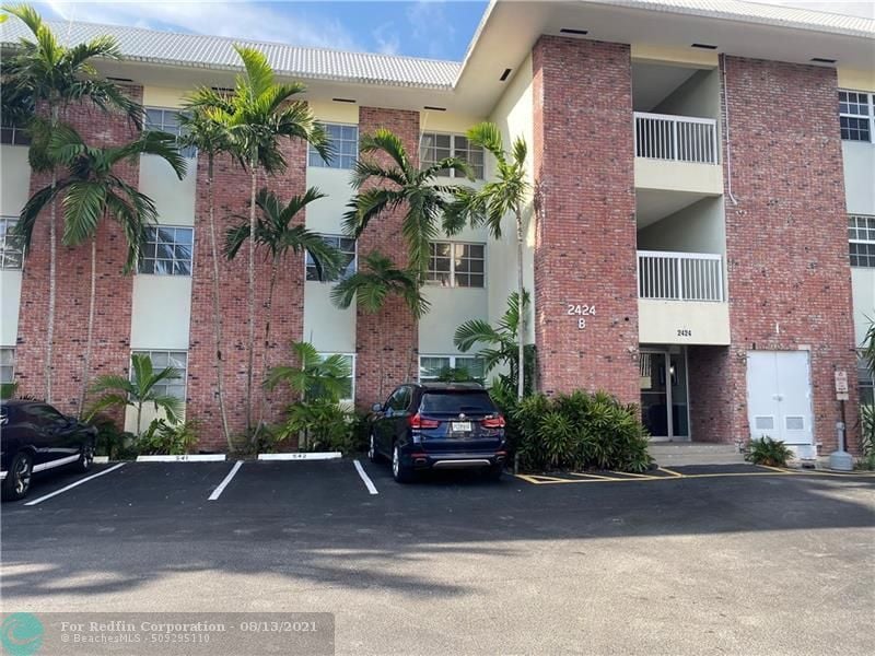 2424 SE 17th St Unit 106B