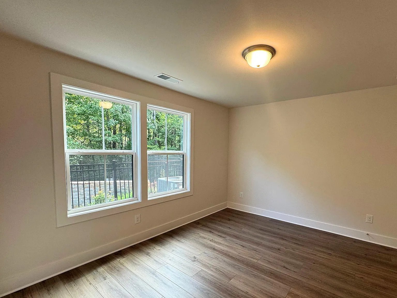 635 Firefly Cir