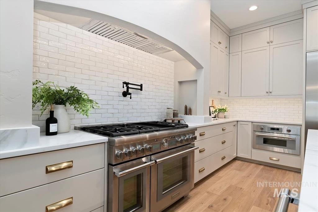 196 N Timber Wolf Pl Eagle Idaho