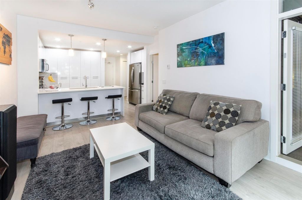 733 W 3rd St, #404