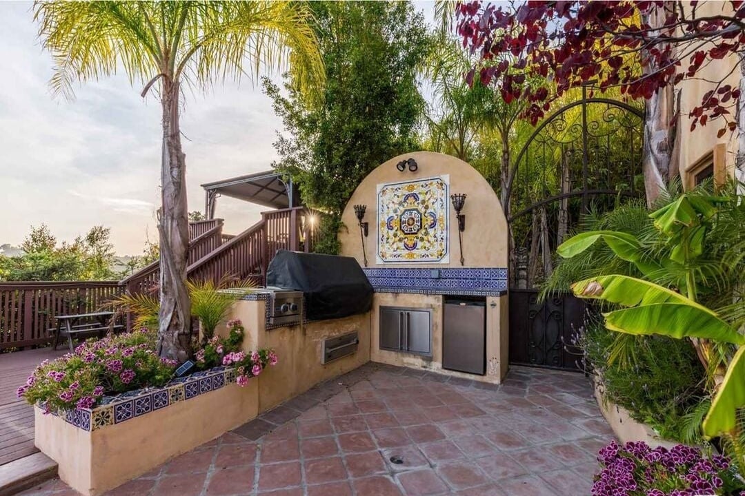 Celestia Crest, Venus Dr, 90046