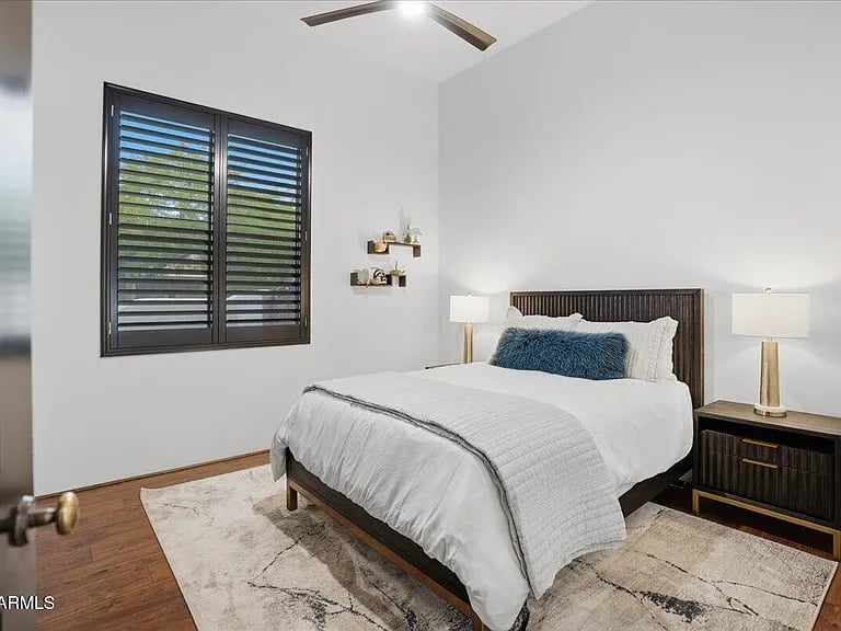 5311 E Gray Wolf Trail