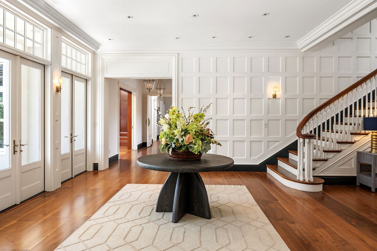 25 Crocker Ave
