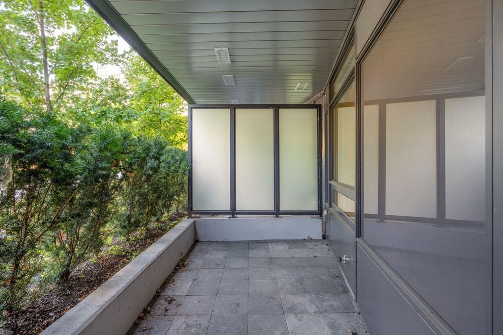 7638 Cambie St, #101