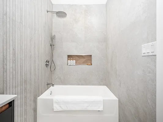 197 Pulaski Street Unit: 3A