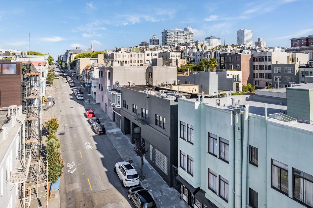 1469 Pacific Ave | 16,493 Light Manufacturing Warehouse