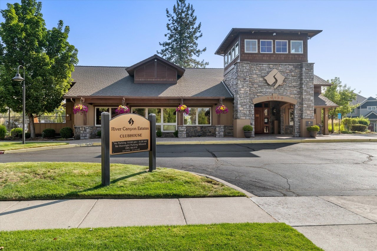 61148 Foxglove Loop