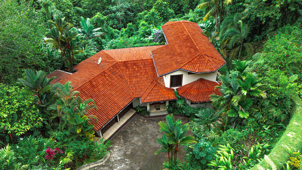 Private Luxury Villa with Whale Tail Ocean View Close to Downtown Uvita