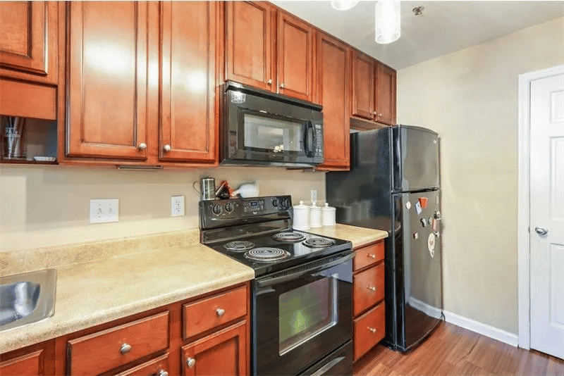 105 River Dr N Unit B