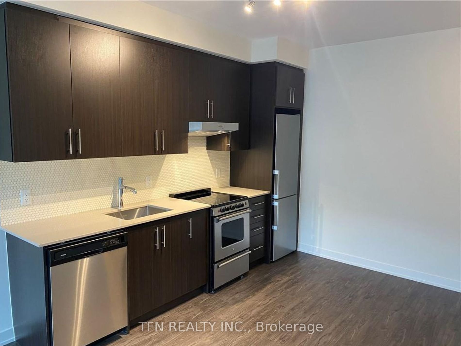 212 King William Street Unit: 910
