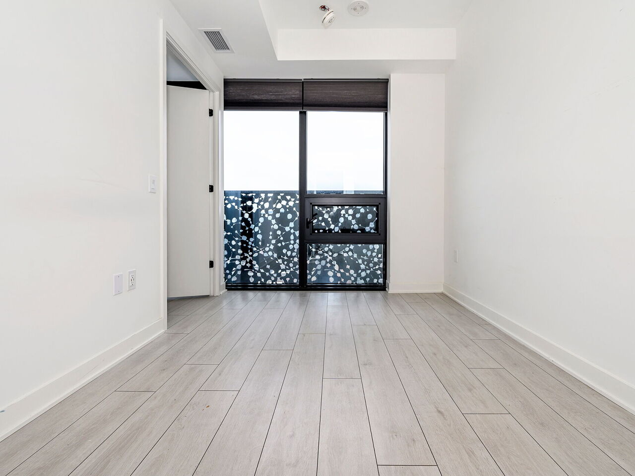 55 Charles St E Unit: 2604