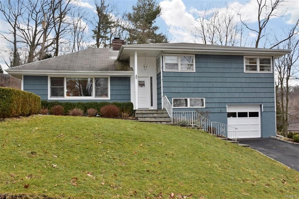 2 Quarry Ln