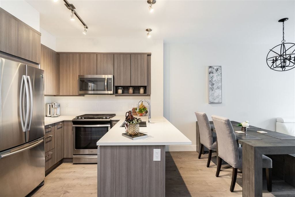 1306 5th Ave, #208