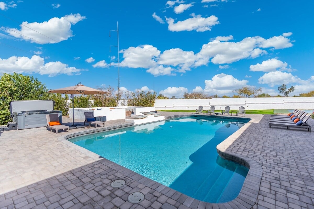 Phoenix Luxury! Pickleball | Free Heated Pool | Hot Tub