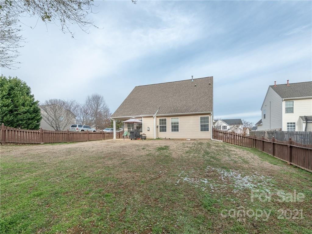 273 Notable Ln