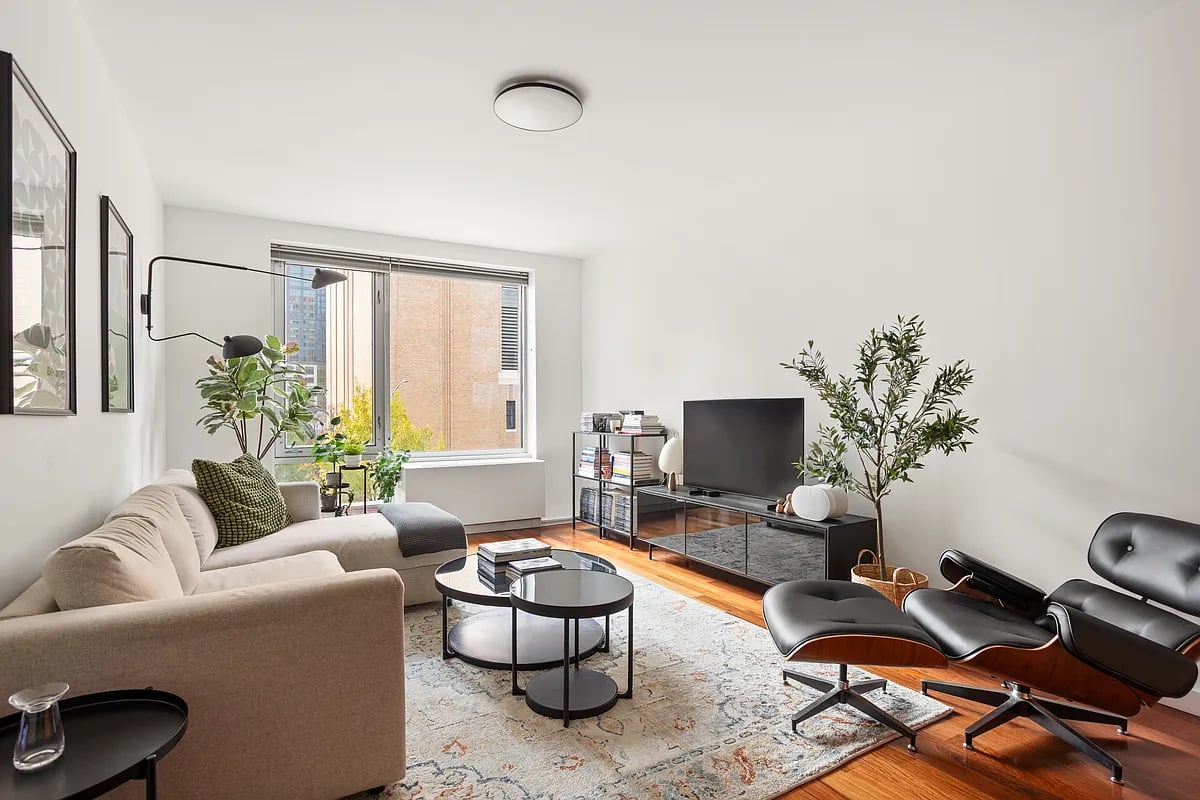 2-40 51st Ave #2E