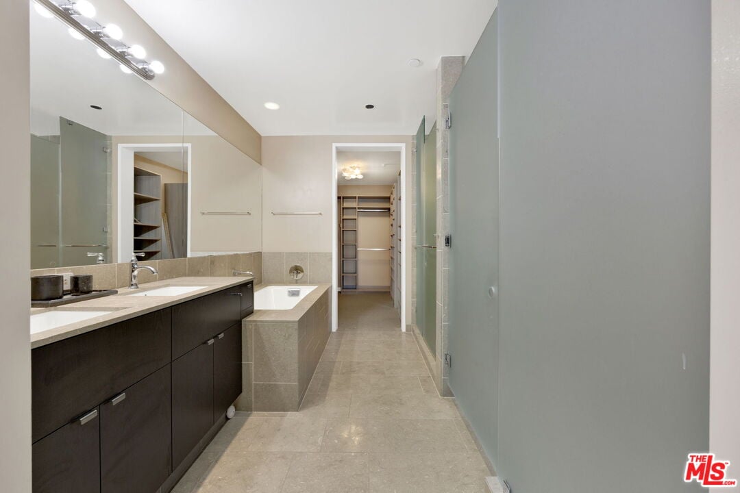 6250 Hollywood Blvd, #6F