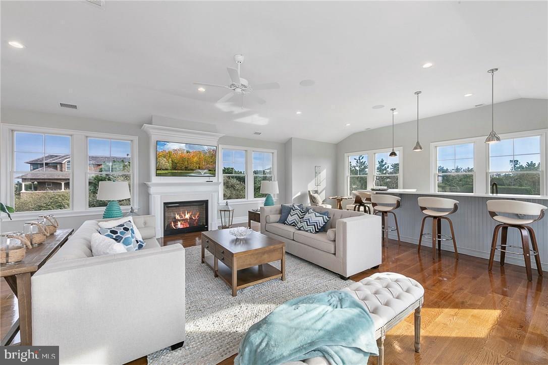 25 Long Beach Blvd, #A