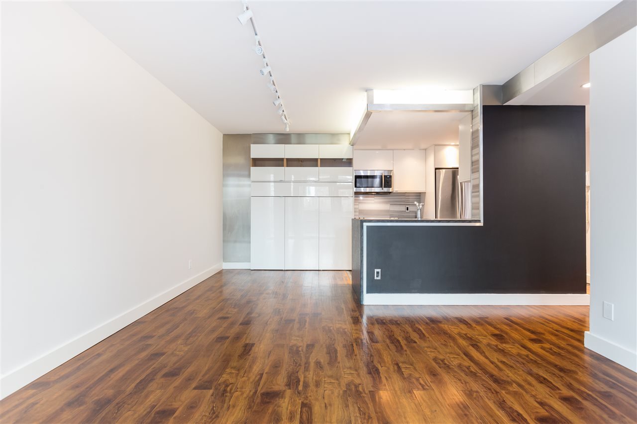 407-1050 Burrard St