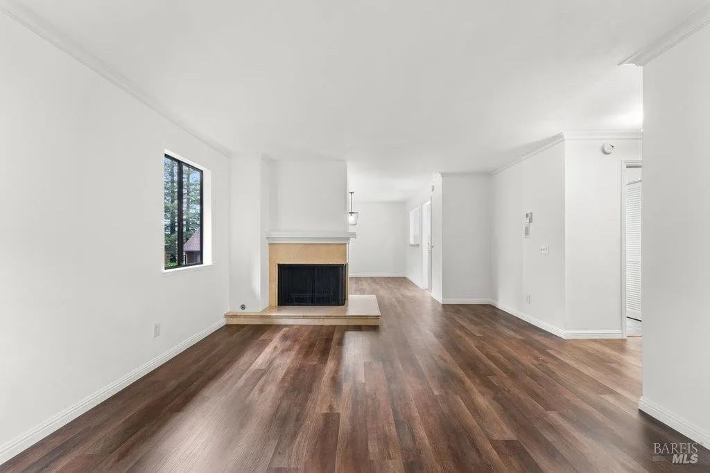 891 Magnolia Ave
