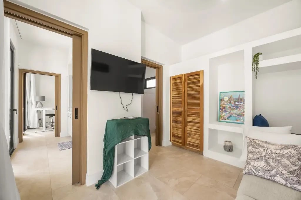 Elegant Tropical Oasis in Reserva Conchal