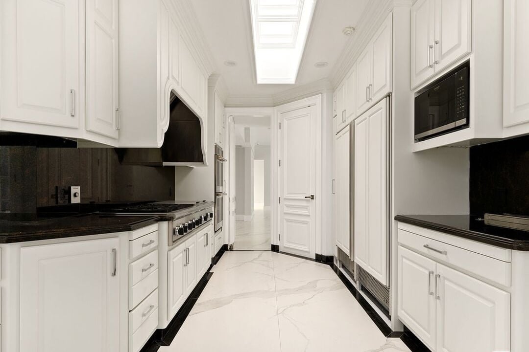 Northstar Manor, N Alta Dr, 90210