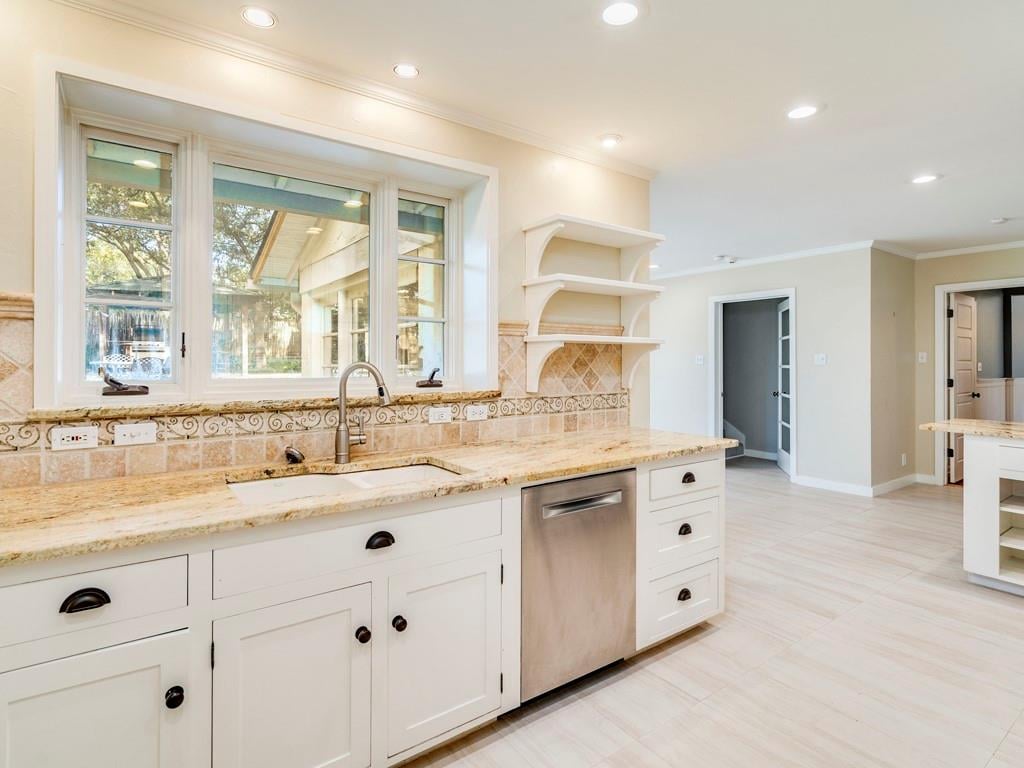 404 Almarion DR