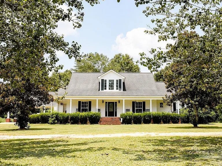104 Oak Hollow Ln