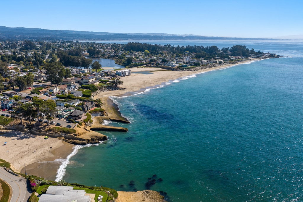 2-2130 E Cliff Dr. #2D