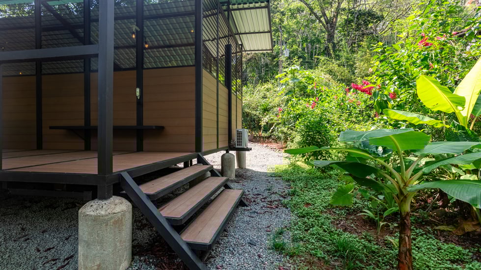 Riverfront Surf House in Playa Dominical Walk to the Beach