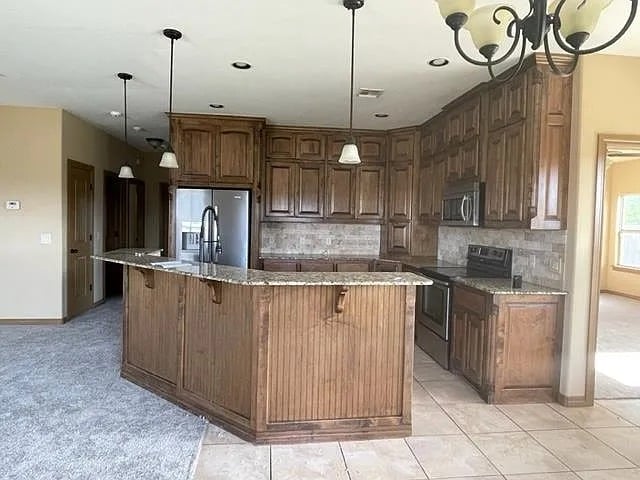 300 Marilyn Glover Dr