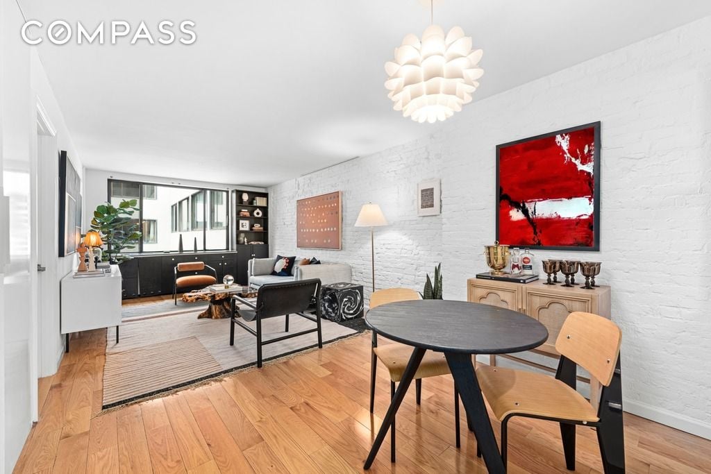 77 Bleecker St, #921