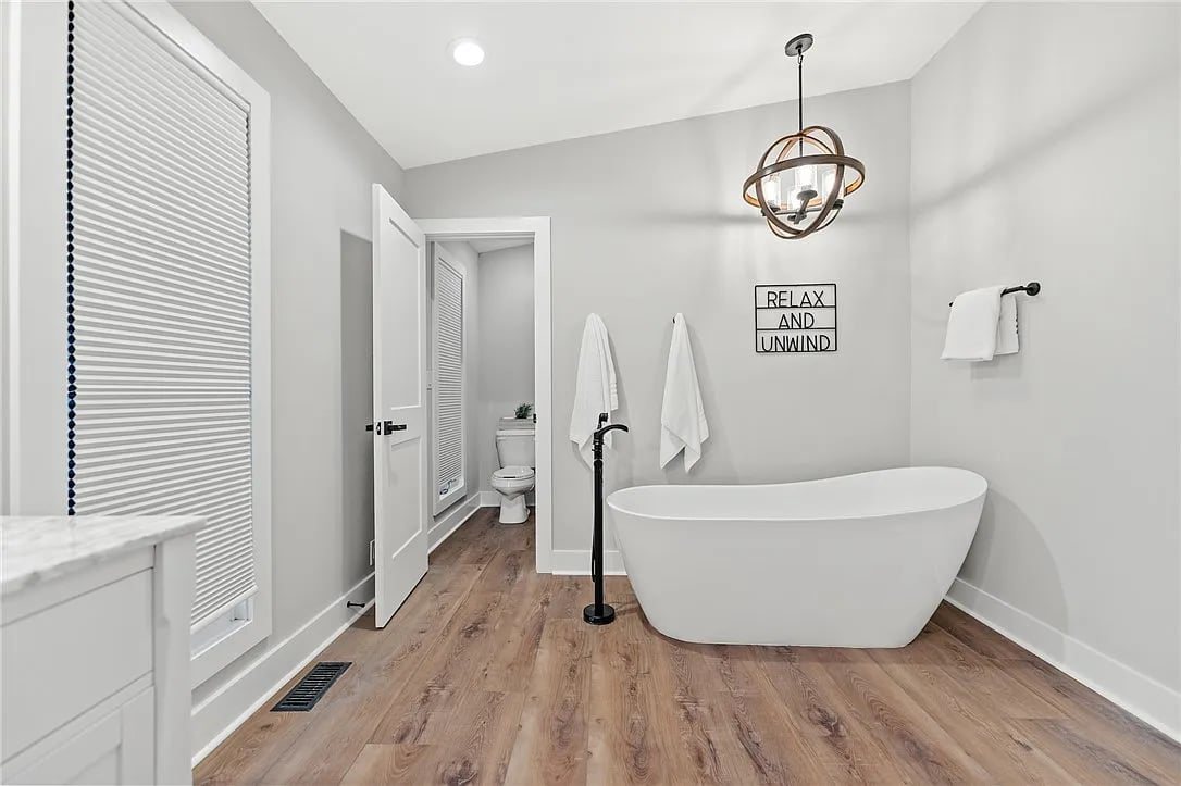 1104 Whitfield Point Rd