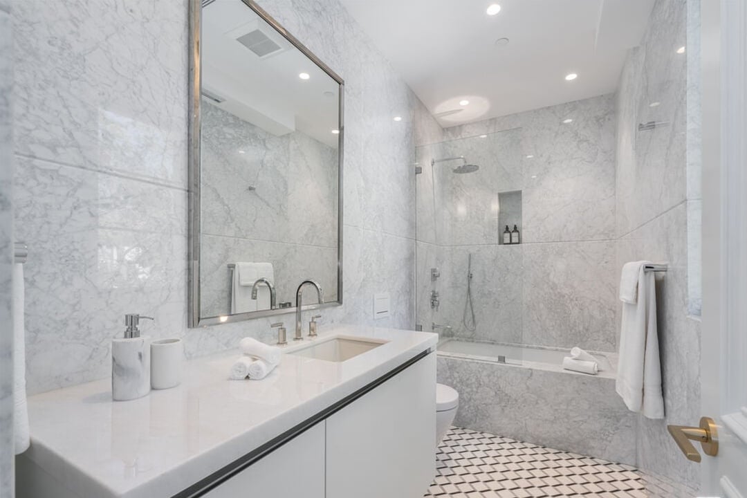 Silverreach Pavilion, N Hillcrest Rd, 90210