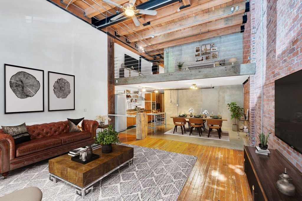 87 E Cordova St