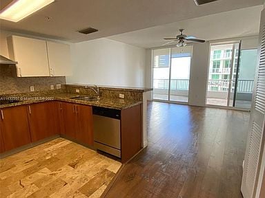 170 14th St Unit: 2402