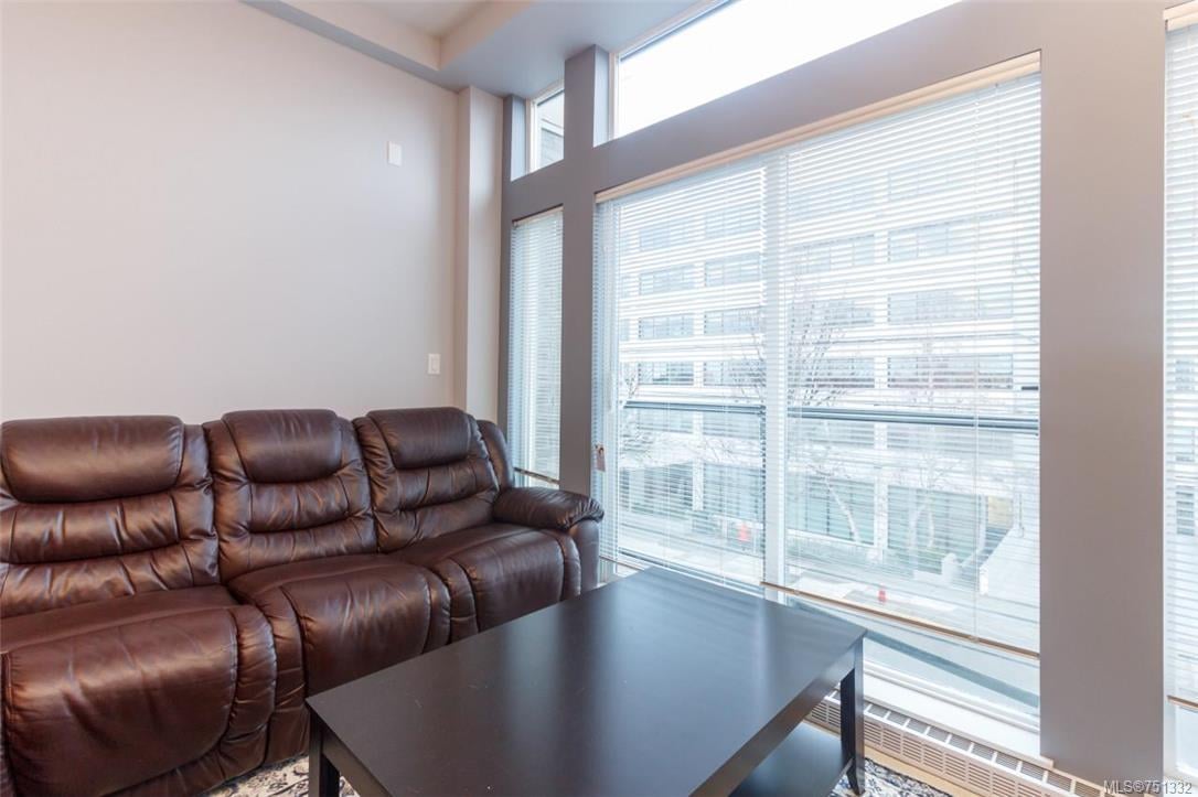 302-1121 Fort St, Victoria