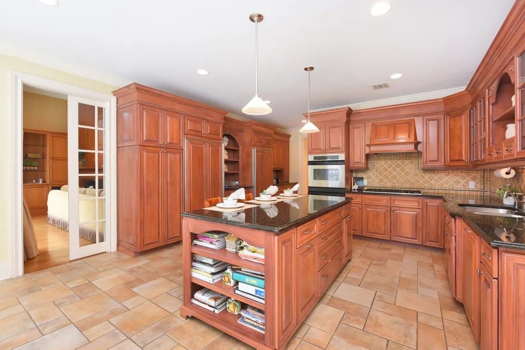 39 Hunting Hollow Ct