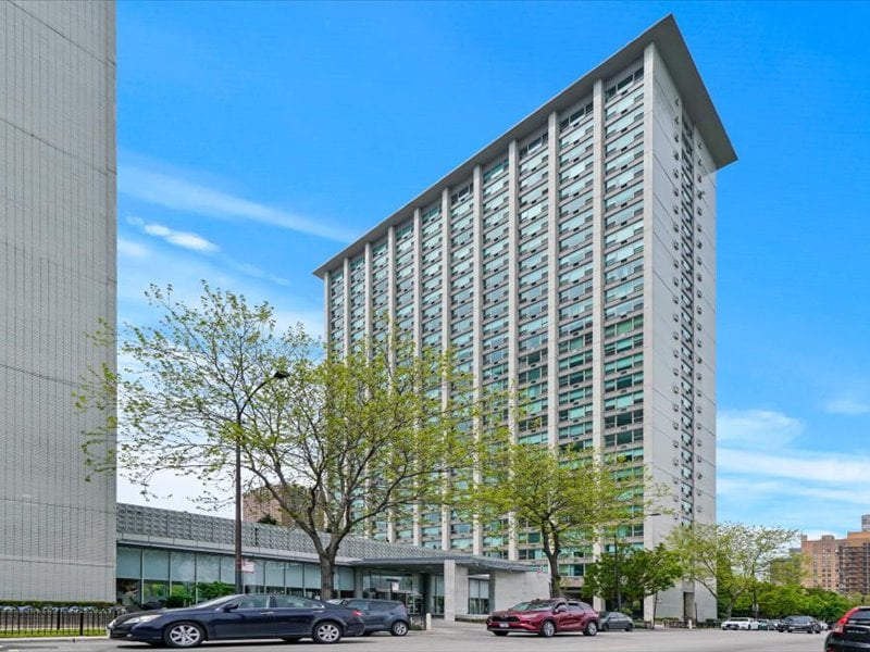3600 N Lake Shore Dr #207, Chicago, IL 60613