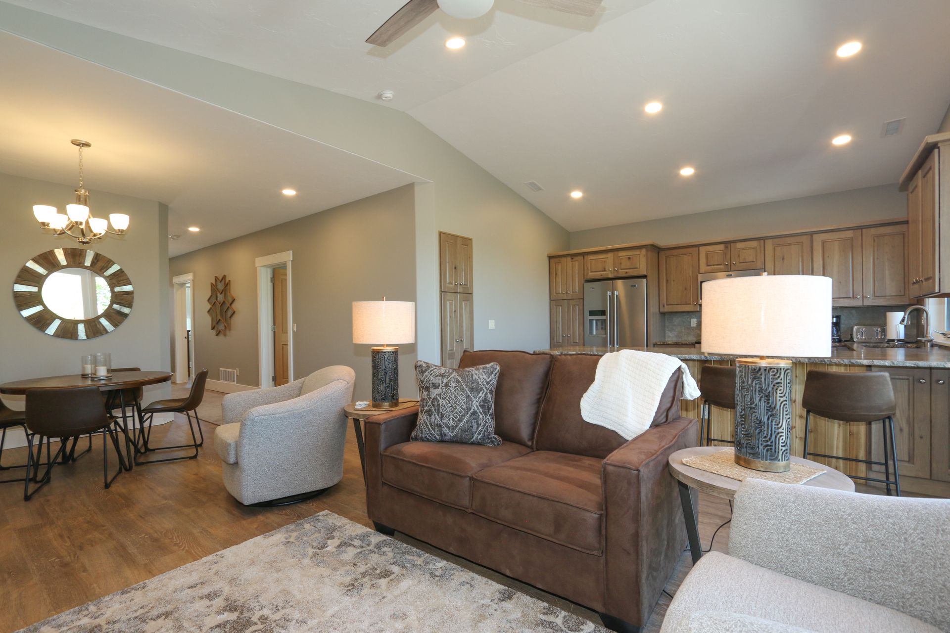 19 Creekside Ln