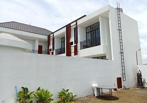 Custom Home Construction Within an Established Setting