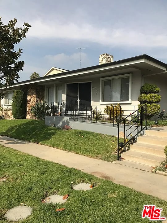 5429 W Slauson Ave