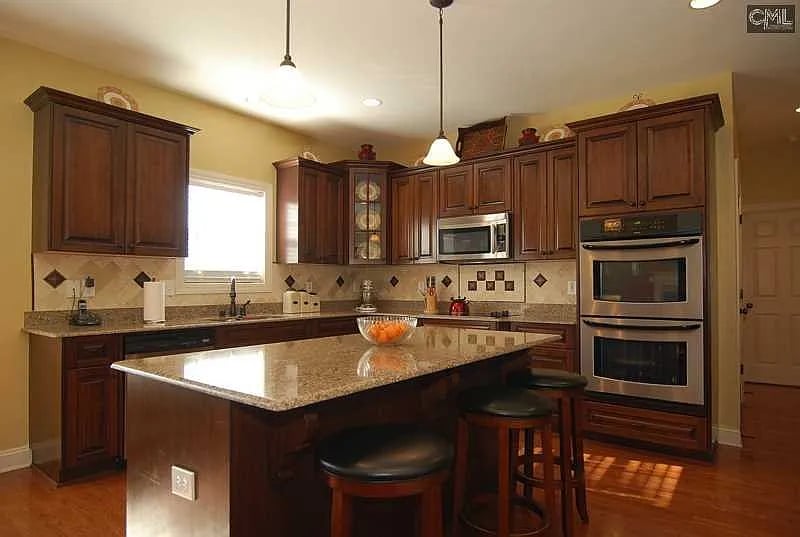 31 Creek Bluff Ct