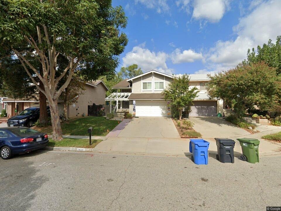 1043 Hillview Cir