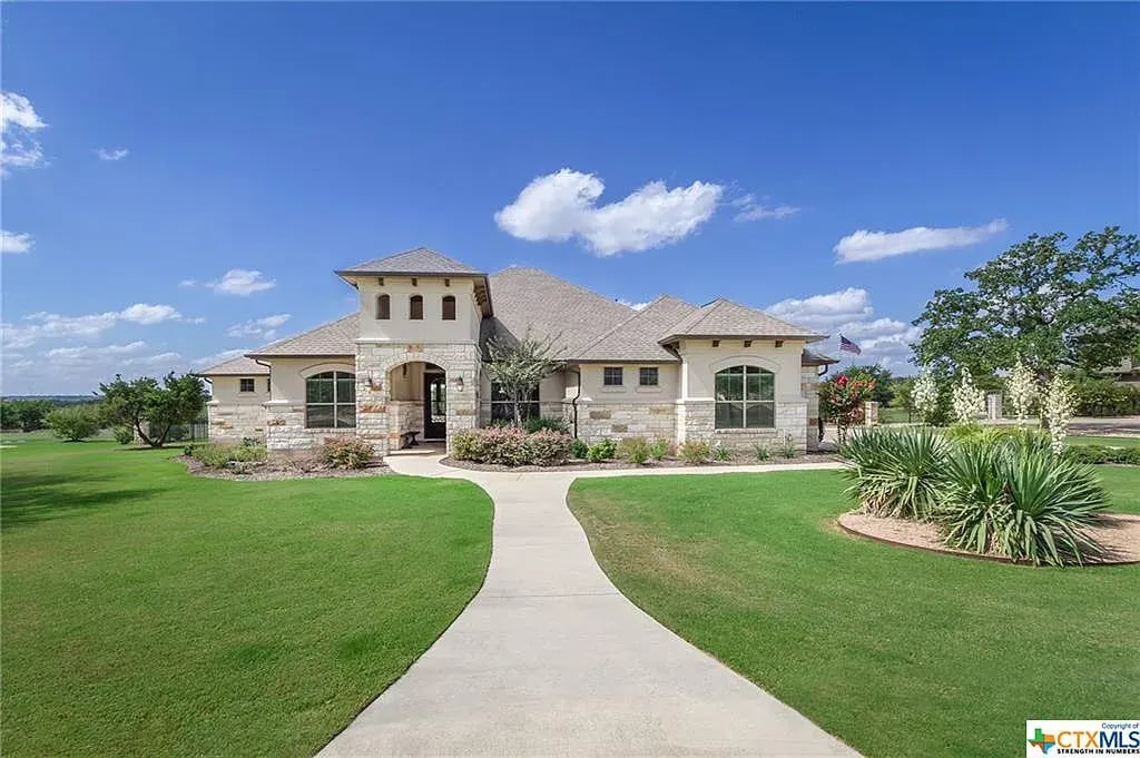 309 Escondido Dr