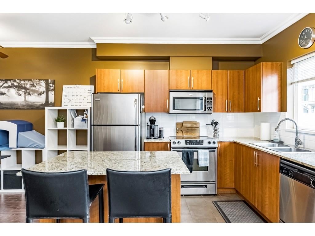 611-1661 Fraser Ave
